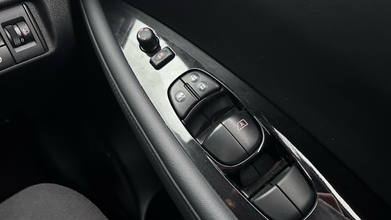 Nissan LEAF 110kW Tekna 39kWh 5dr Auto Electric Hatchback